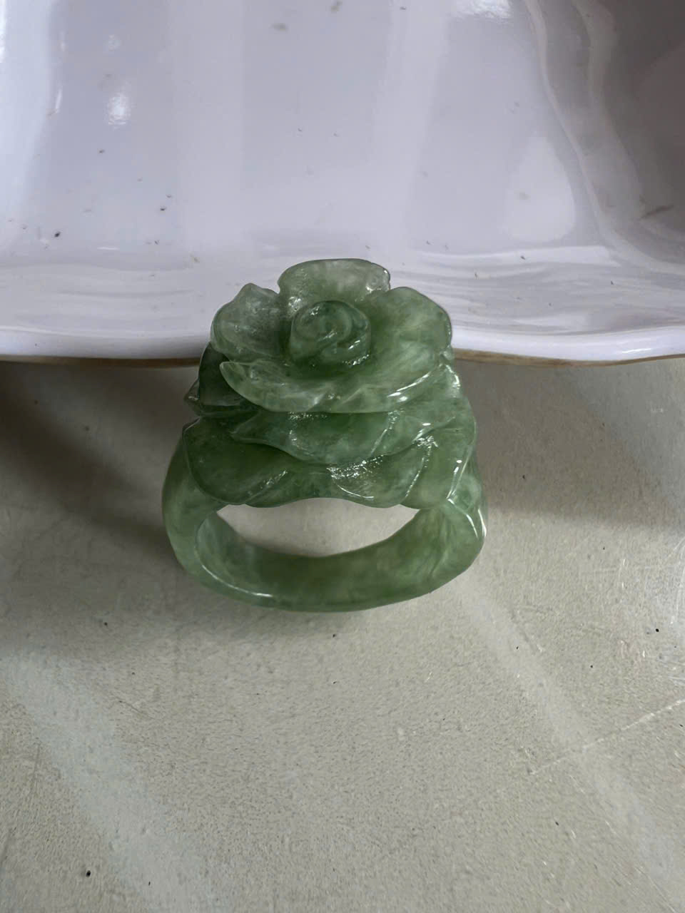 Nhẫn Nữ mới chạm Bông Hồng Nổi Đá Cẩm Thạch Tự Nhiên màu Xanh Rêu đẹp Ni 18mm đeo tay xinh ạ