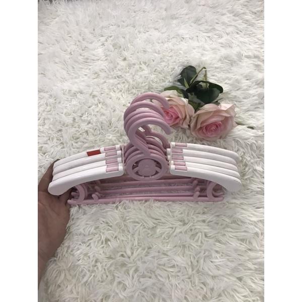 Móc quần áo nhựa em bé