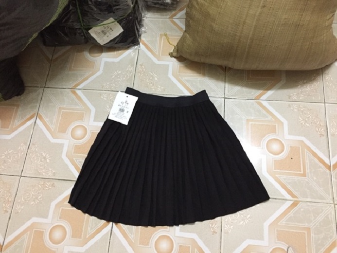 Chân váy dập li dáng ngắn