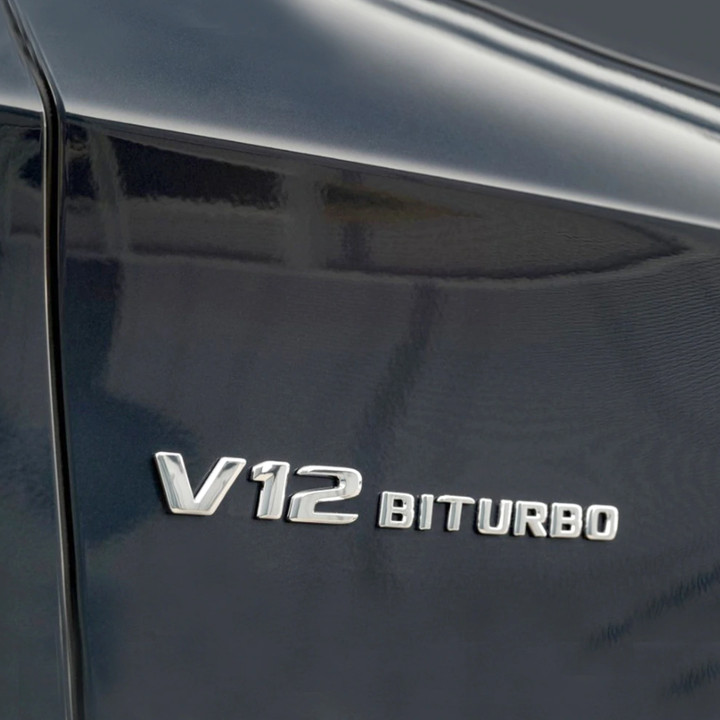 Decal tem chữ V12-Biturbo dán hông xe ô tô - Chất liệu nhựa ABS cao cấp được mạ Crom - Kích thước: 20x2.3cm - 2 màu: Đen và Bạc