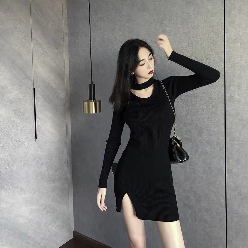 Đầm body dài tay xẻ trước cổ tròn cut-out sành điệu cá tính phong cách Hàn quốc màu đen chất thun gân mịn đẹp mặc đi chơ