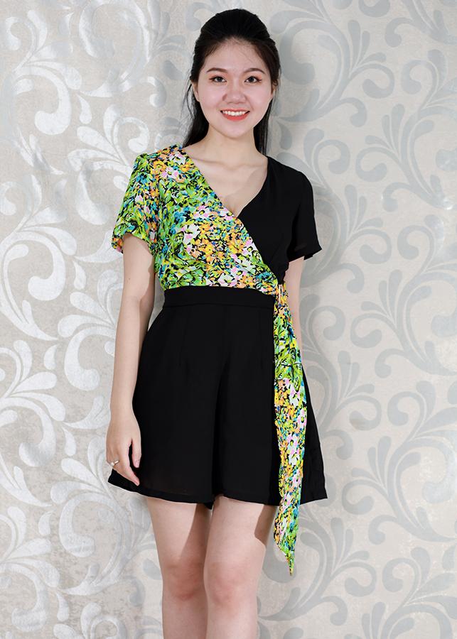 Jumpsuit Ngắn Trẻ Trung Kiểu Jumpsuit Cổ Đắp Chéo Phối Phụ Kiện In Hoa GOTI 3126