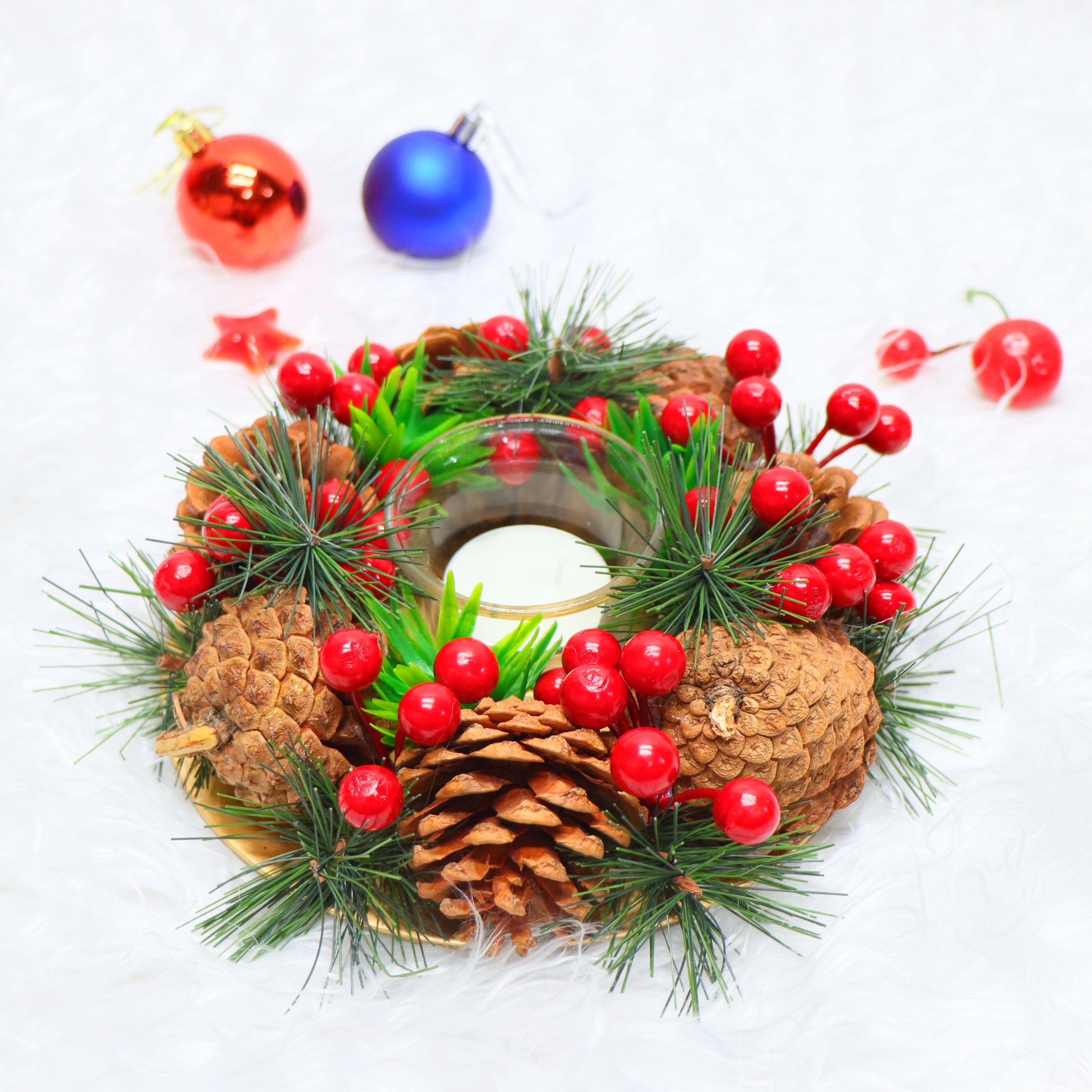 Nến Giáng Sinh NEN01 Để Bàn Trang Trí Noel – Mẫu QUẢ THÔNG ĐAN XEN