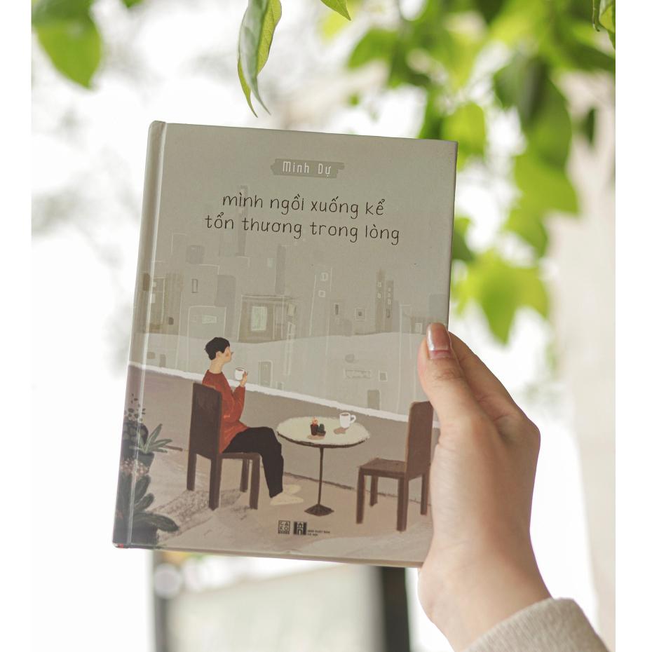 Sách Mình ngồi xuống kể tổn thương trong lòng - Carobooks