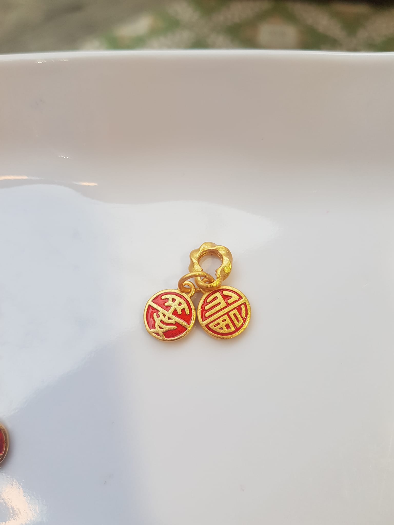 Phụ Kiện Nữ Charm vòng đeo tay xinh Hình 2 đồng tròn đỏ kiểu may mắn các chị em phối vào vòng tay của mình ạ Size đồng tròn kiểu size ngang 10mm x dầy 2mm ạ