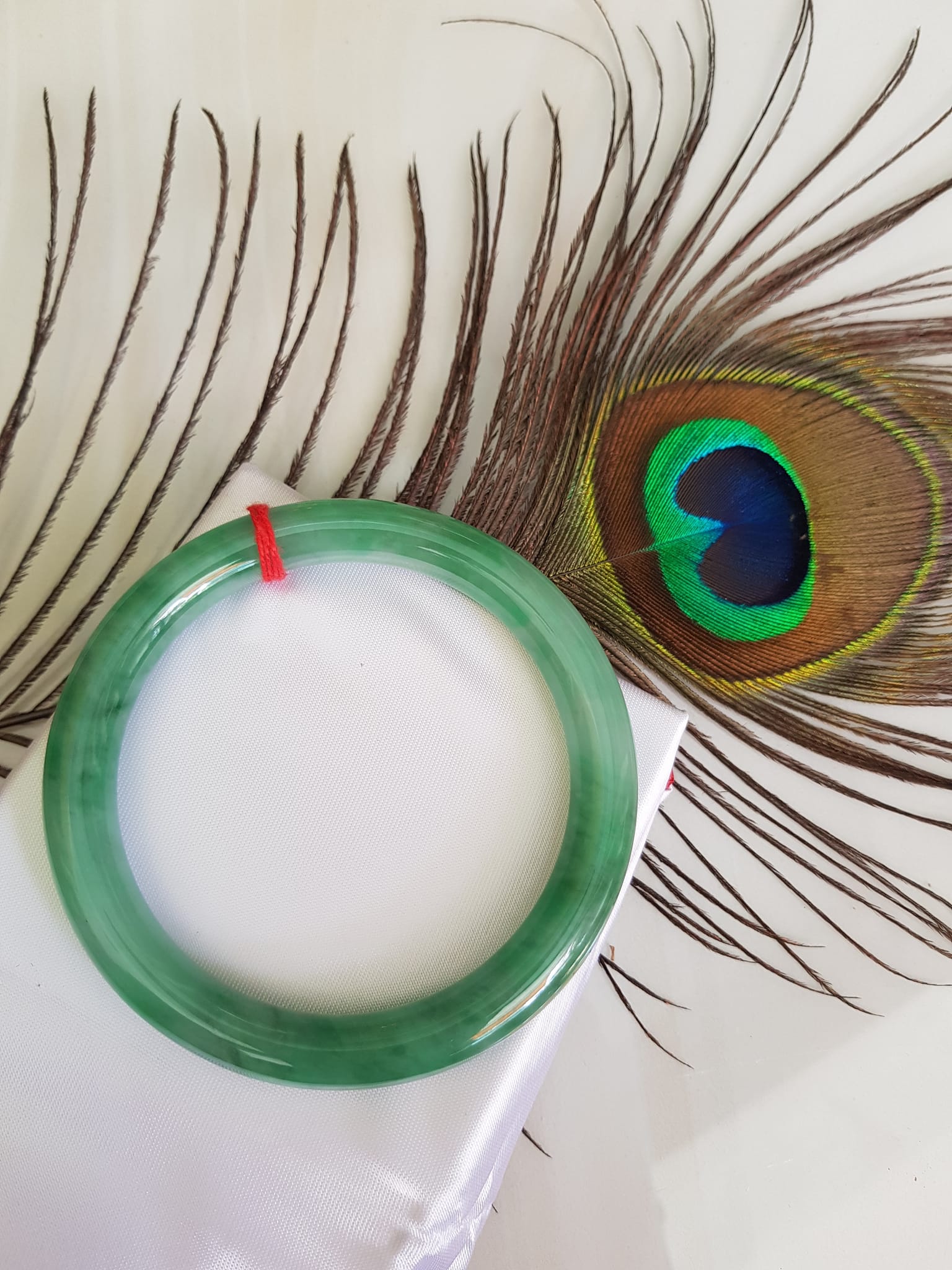 Vòng Tay Vip AA Lý SỊN A SAO 58mm x Dầy 9mm Vòng Màu Xanh Lý Bóng Đều Vòng rất sang sịn ĐẸP ạ Nữ tay tròn 56kg - 68kg đeo lên sang tay đẹp nhe các chị ơi