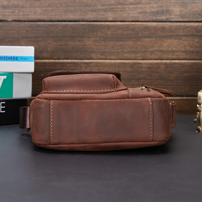 Túi đeo chéo nam DA BÒ THẬT – BEE GEE DCN9383A