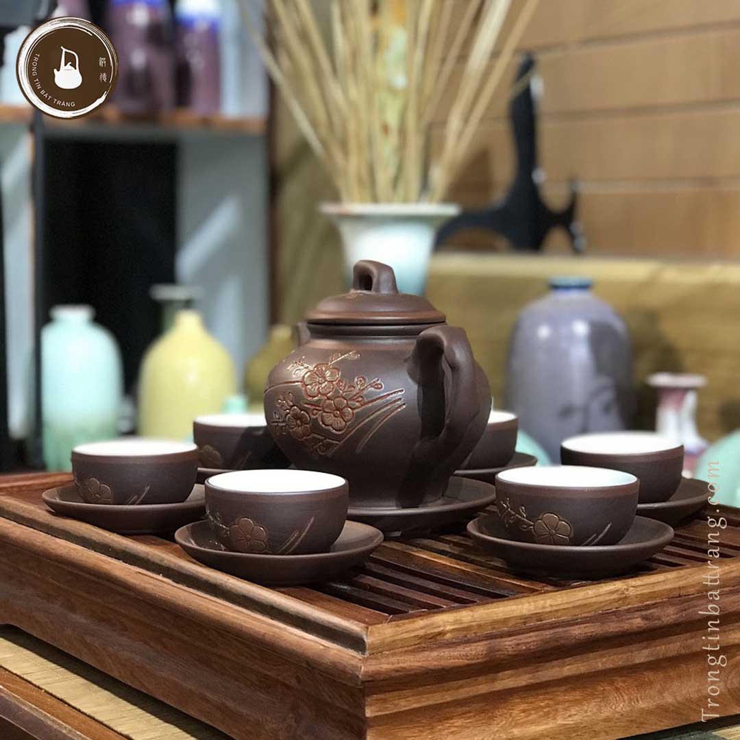 Bộ Ấm Chén Trà Đạo Gốm Tử Sa Bát Tràng Hoa Mai Dáng Trường Thanh Dung Tích 500ml AVMT 67