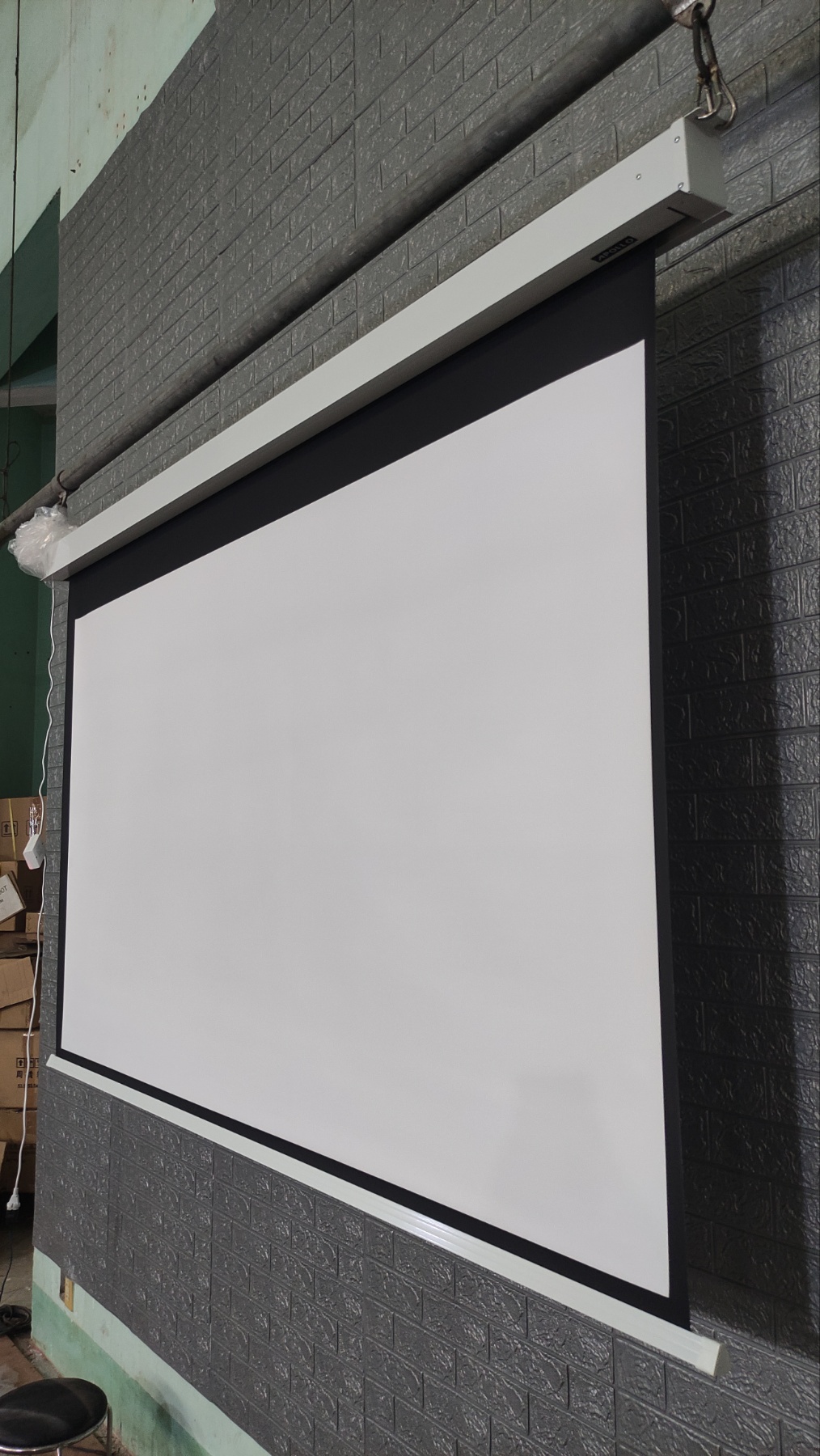 Màn chiếu âm trần ECO-APOLLO đa dạng tỉ lệ kích thước từ 100″ đến 150″ hàng bảo hành 12 tháng - Hàng nhập khẩu