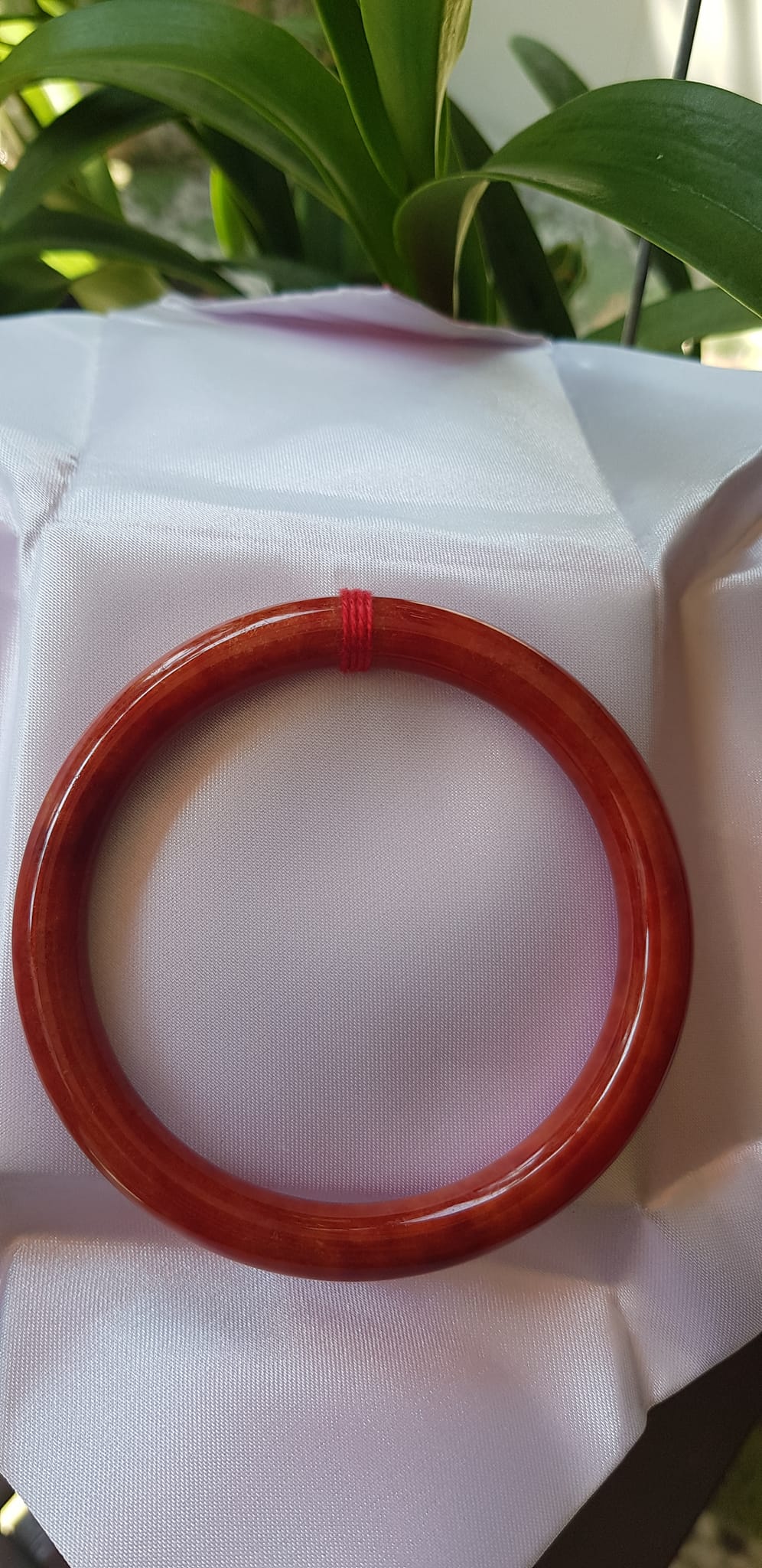 Vòng Tay Phong Thủy mới Đá Cẩm Thạch Đỏ Đẹp 60mm x cọng 8mm màu đỏ cam nhẹ đều đẹp nữ mệnh hỏa mệnh thổ 58kg - 70kg đeo hợp đẹp ạ