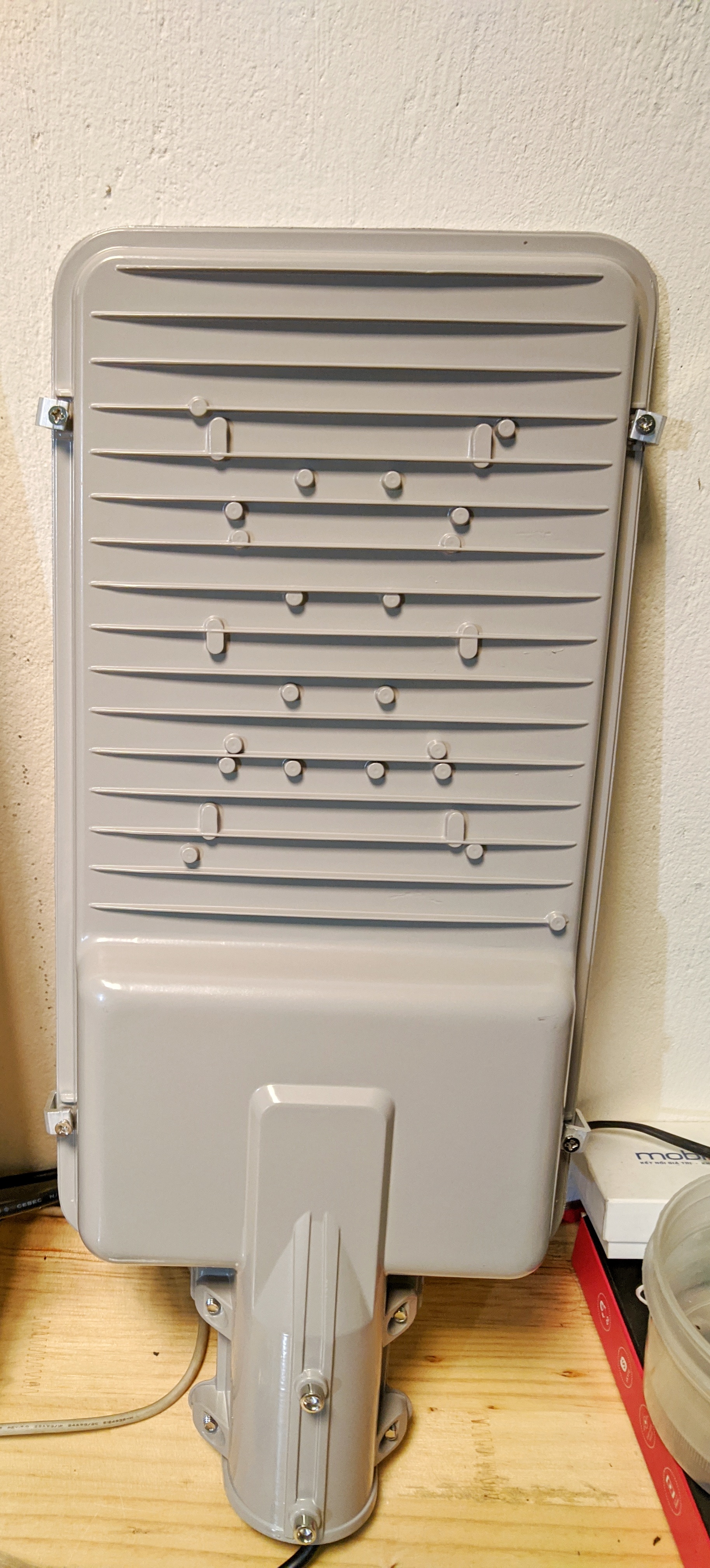 Đèn Đường Năng Lượng Mặt Trời 300W sử dụng tấm pin Mono