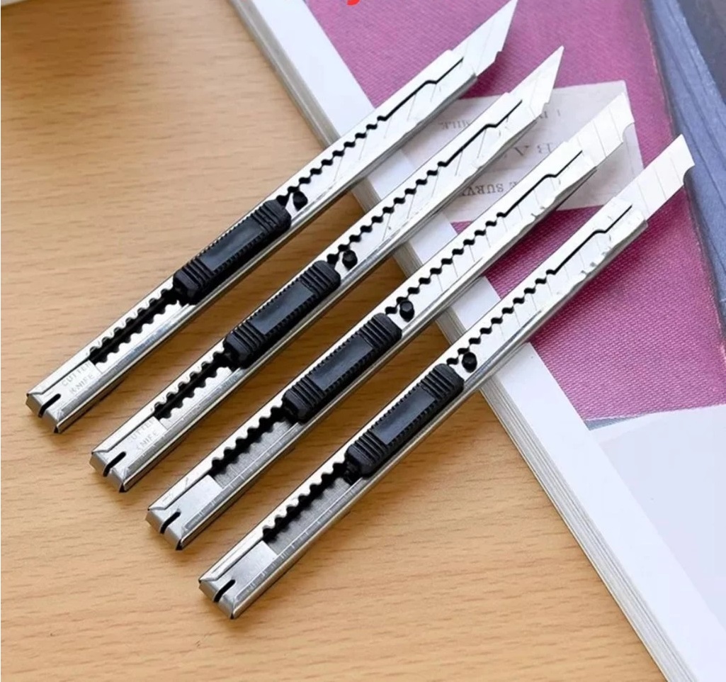 Dao rọc giấy lưỡi nhỏ cắt giấy văn phòng vỏ kim loại siêu bén - miếng lót chuột