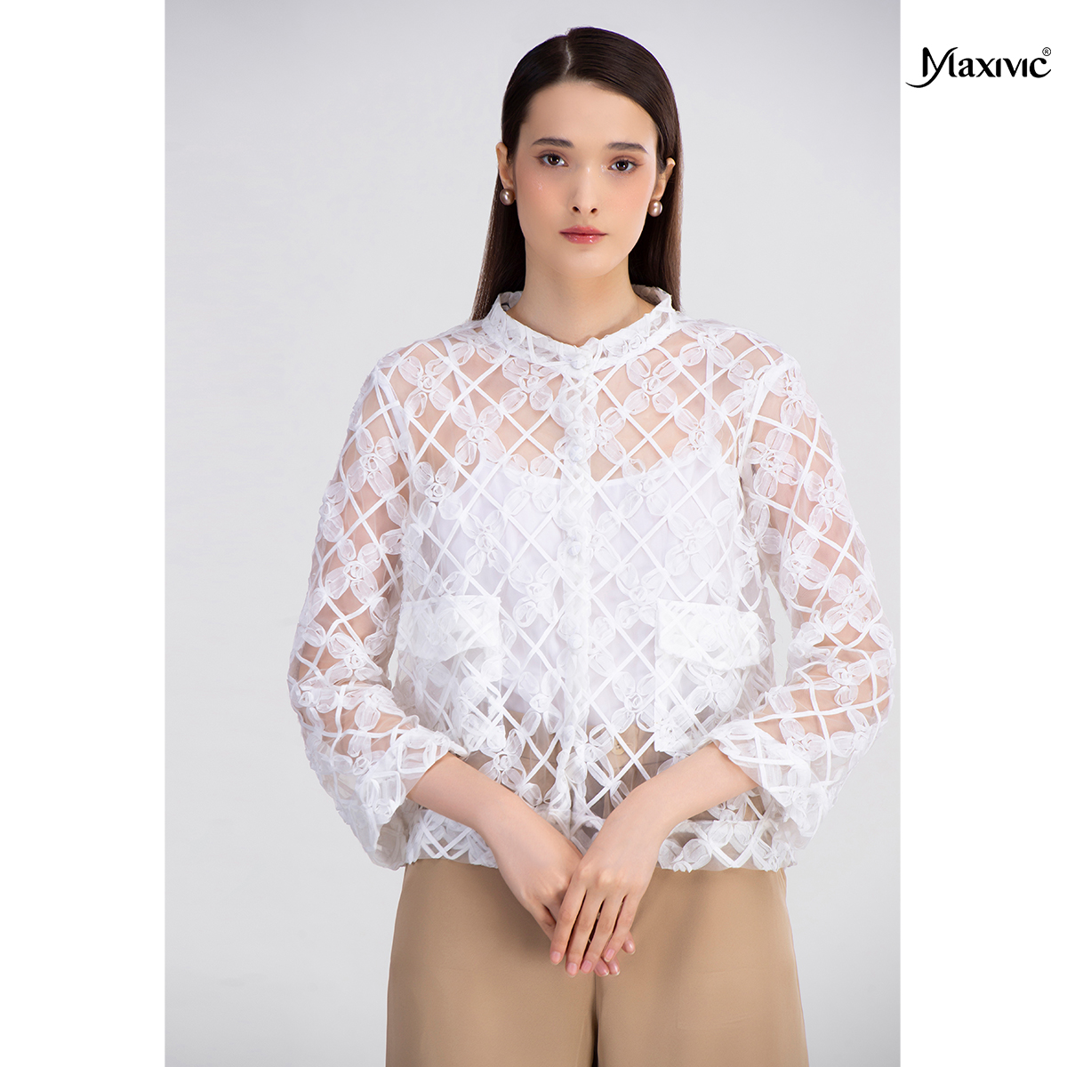 Áo sơmi ren organza cổ trụ Maxivic M032311