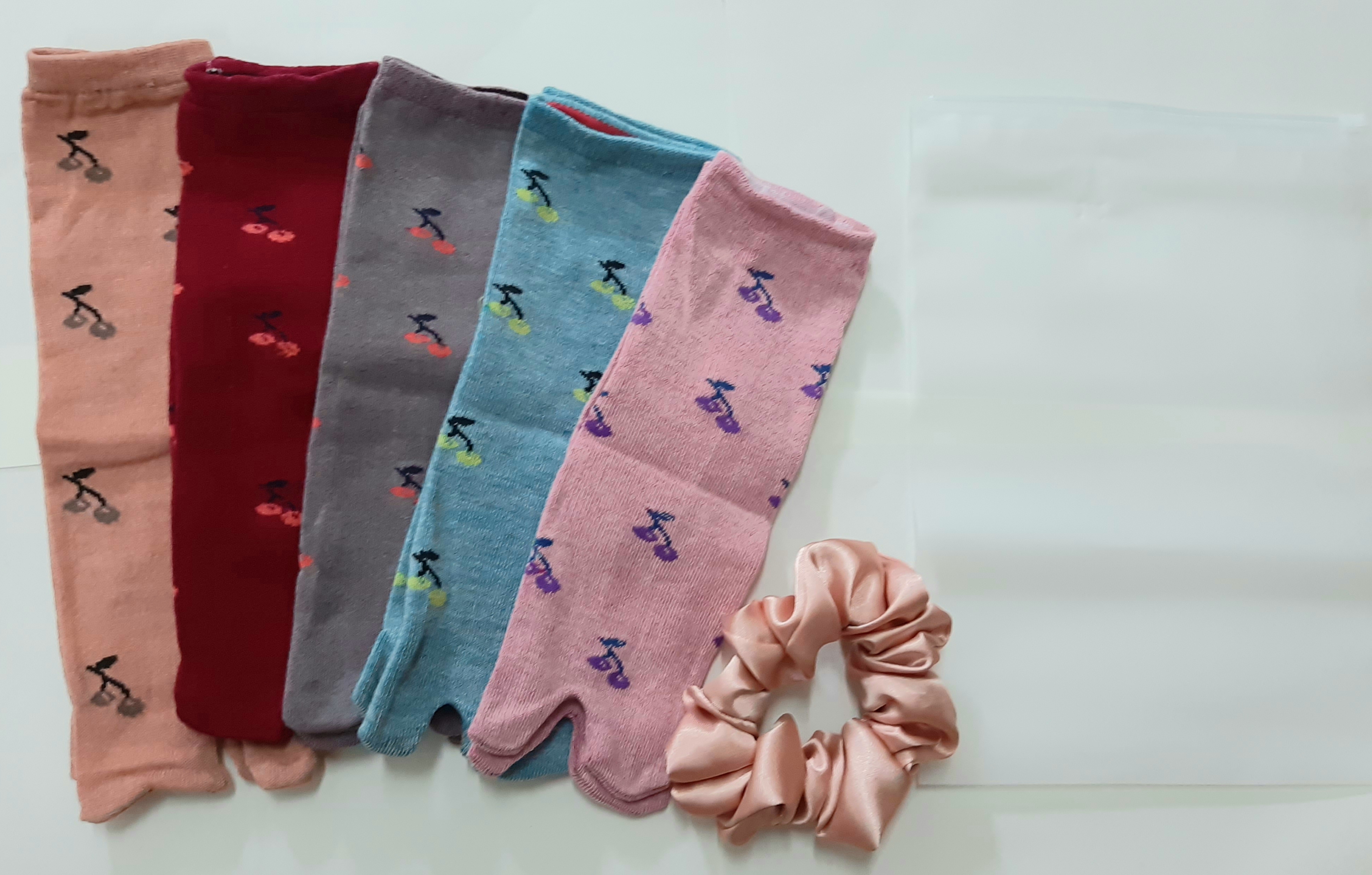 Combo 5 đôi vớ vớ nữ xỏ ngón màu ngẫu nhiên ,tặng đồ cột tóc