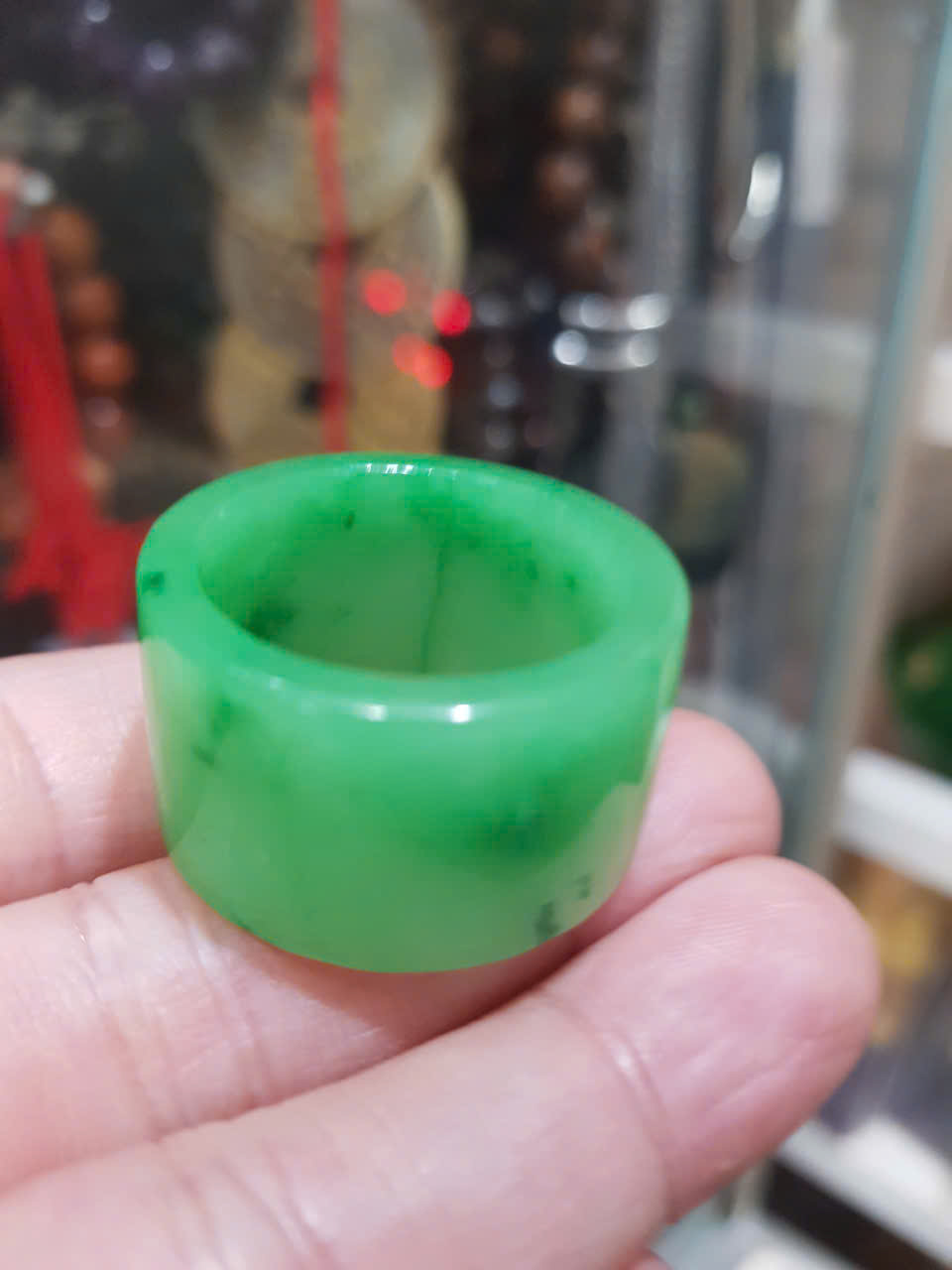 Nhẫn Càn Long Nam Xanh Ngọc Đẹp Ni TO 23mm x bản vuông cao 17mm x dầy 3mm Chất liệu Đá Cẩm Thạch Tự nhiên màu Xanh lá Hy Vọng Tươi quá đẹp chuẩn Hợp Nam mệnh Mộc Mệnh Hỏa đeo Ni 23mm lọt lòng ngón giữa ngón cái ạ