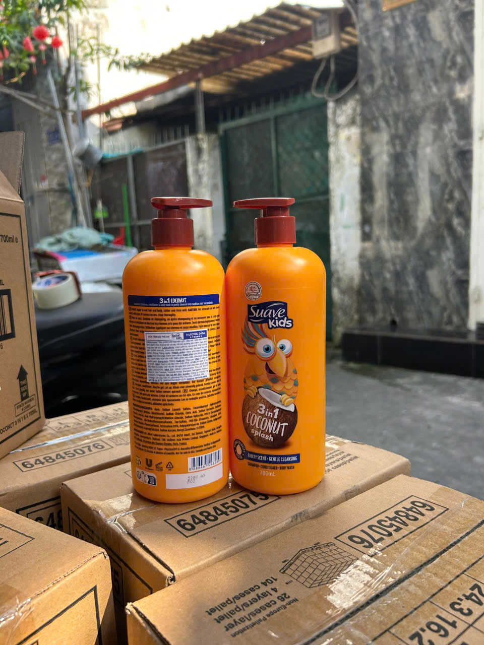 Sữa tắm gội xả 3in1 Suave Kids 700ml hương Dừa màu cam dành cho em bé