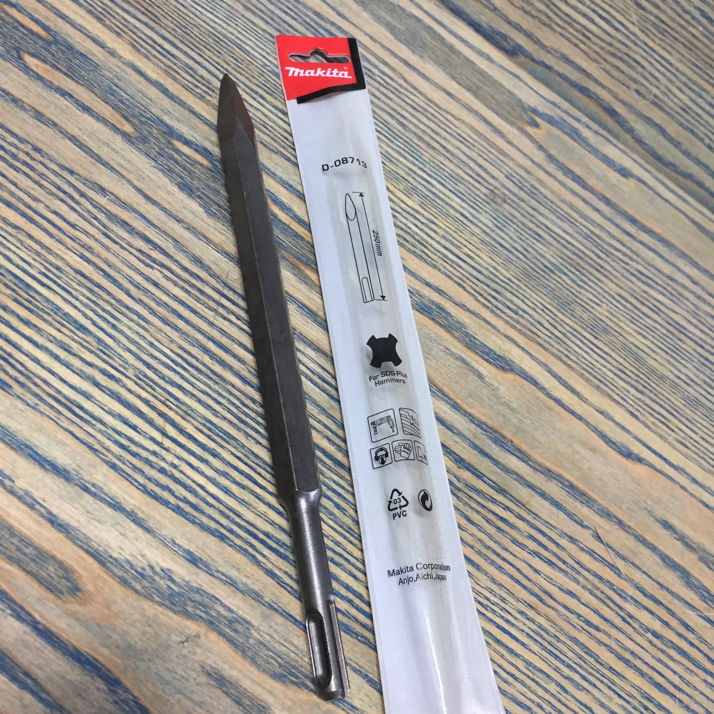 Mũi đục nhọn 14x250mm chuôi SDS Plus Makita