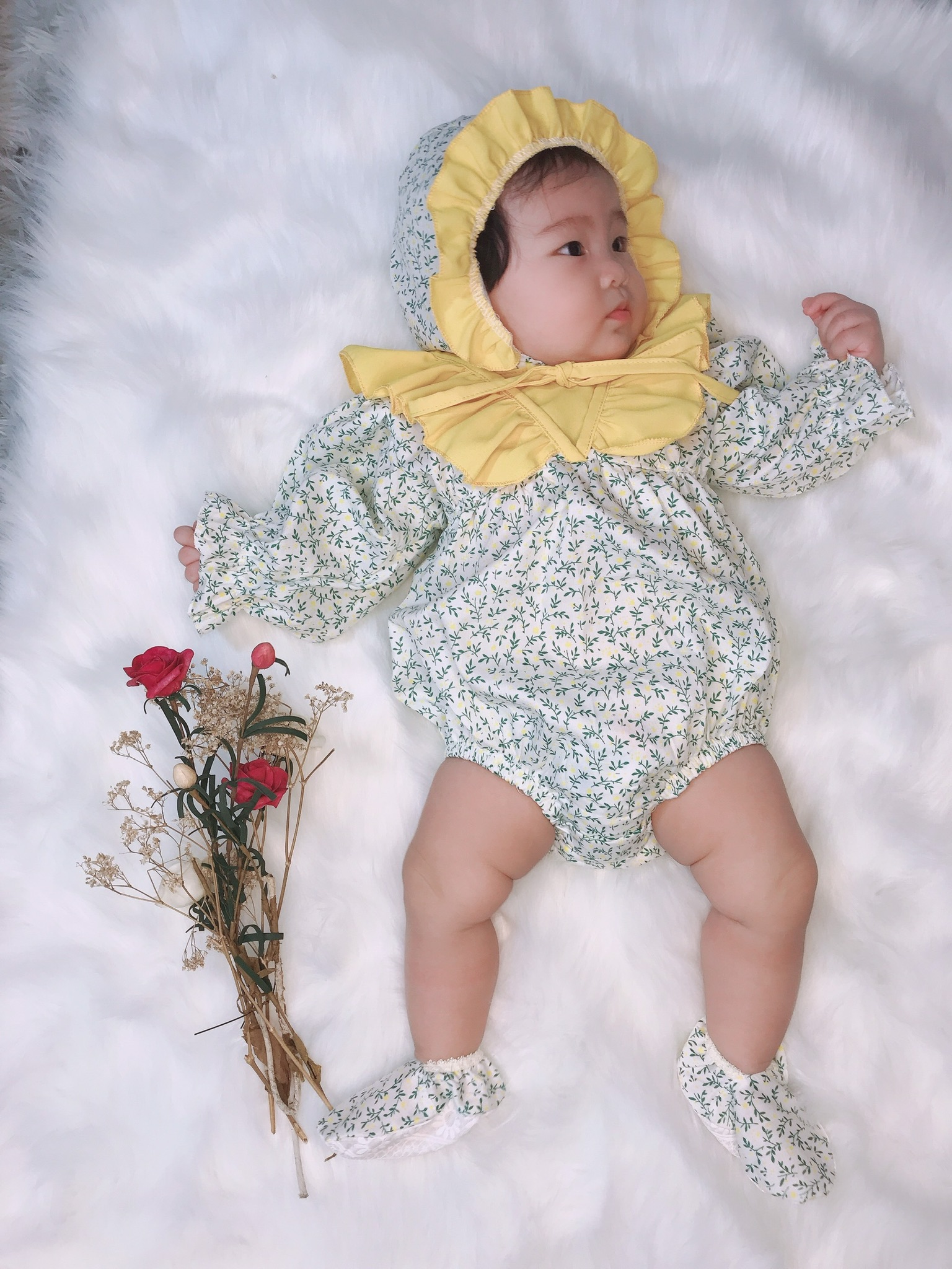 Body hoa xanh 3 chi tiết cho bé gái 4 đến 12kg, Bodysuit chất thô Quảng Châu