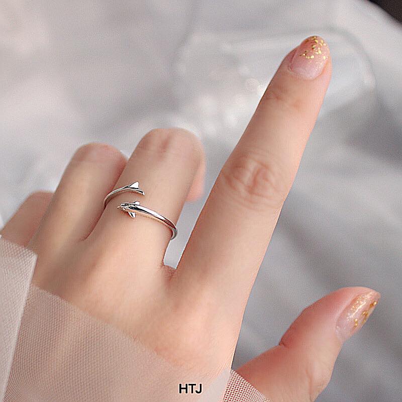 Nhẫn nữ hình cá heo chất liệu bạc Ý MS03c