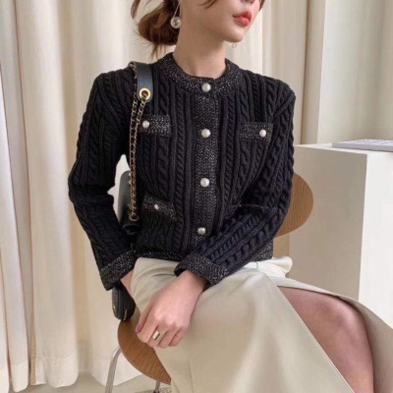 MS471 Áo len cổ tròn cúc ngọc sang trọng