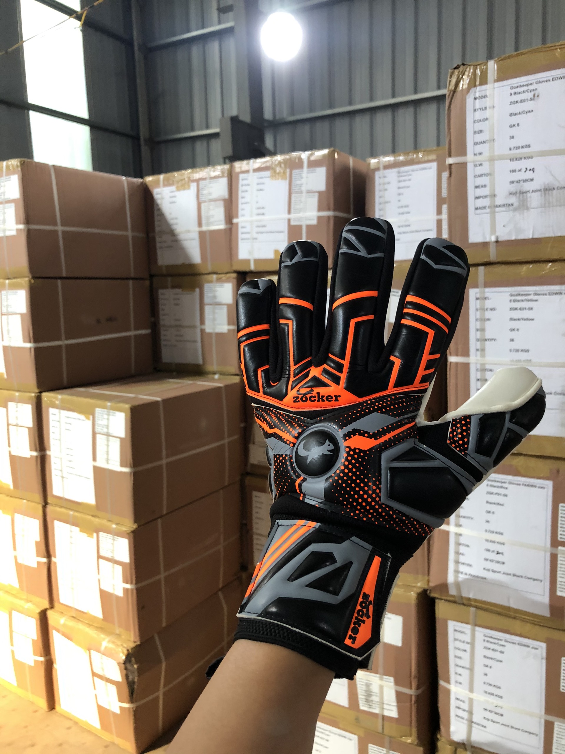 Găng tay thủ môn Zocker Gloves Edwin ZGK E01