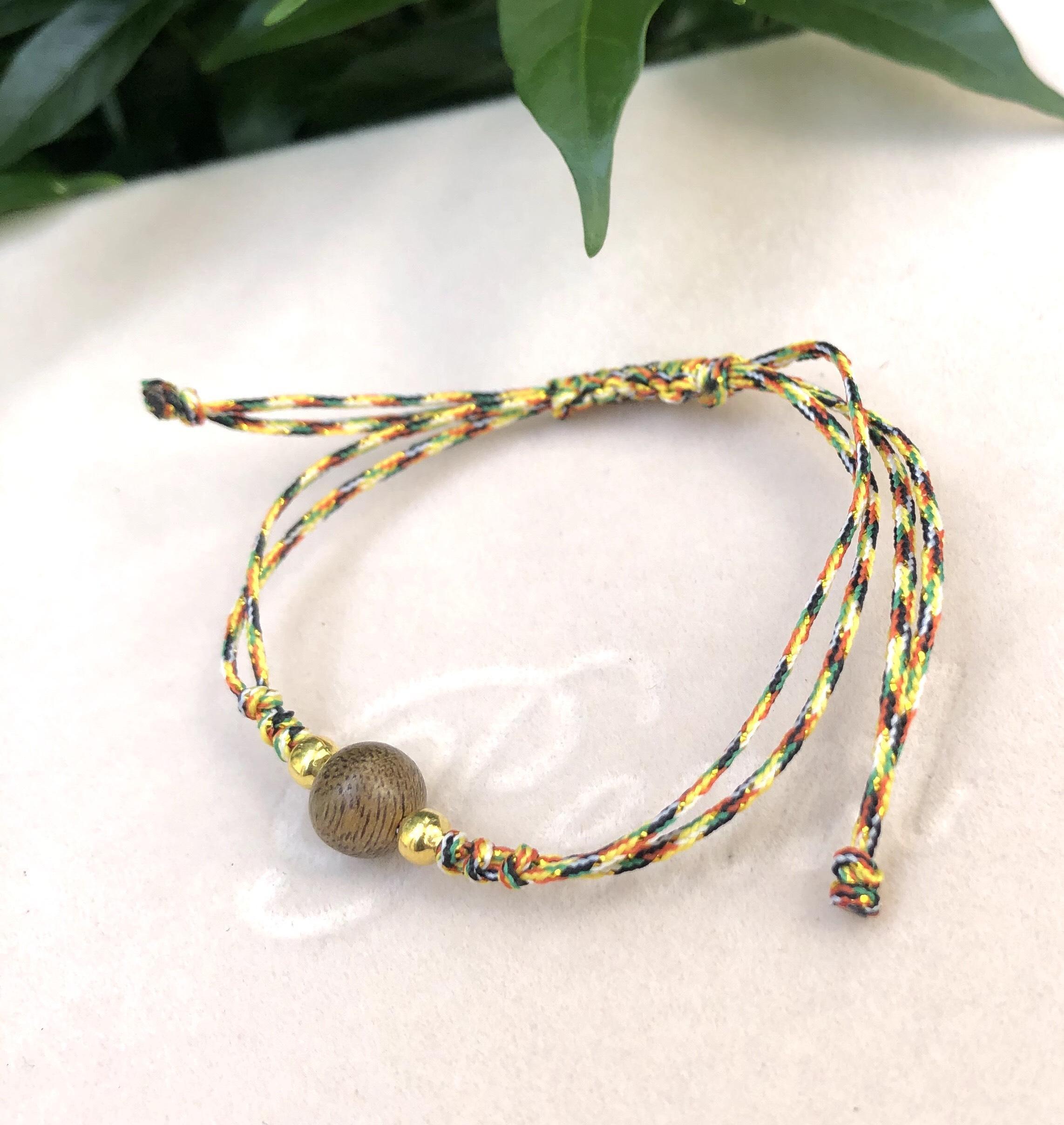 VÒNG CHỈ NGŨ SẮC 1 HẠT TRẦM MIX CHARM MẠ VÀNG 10K