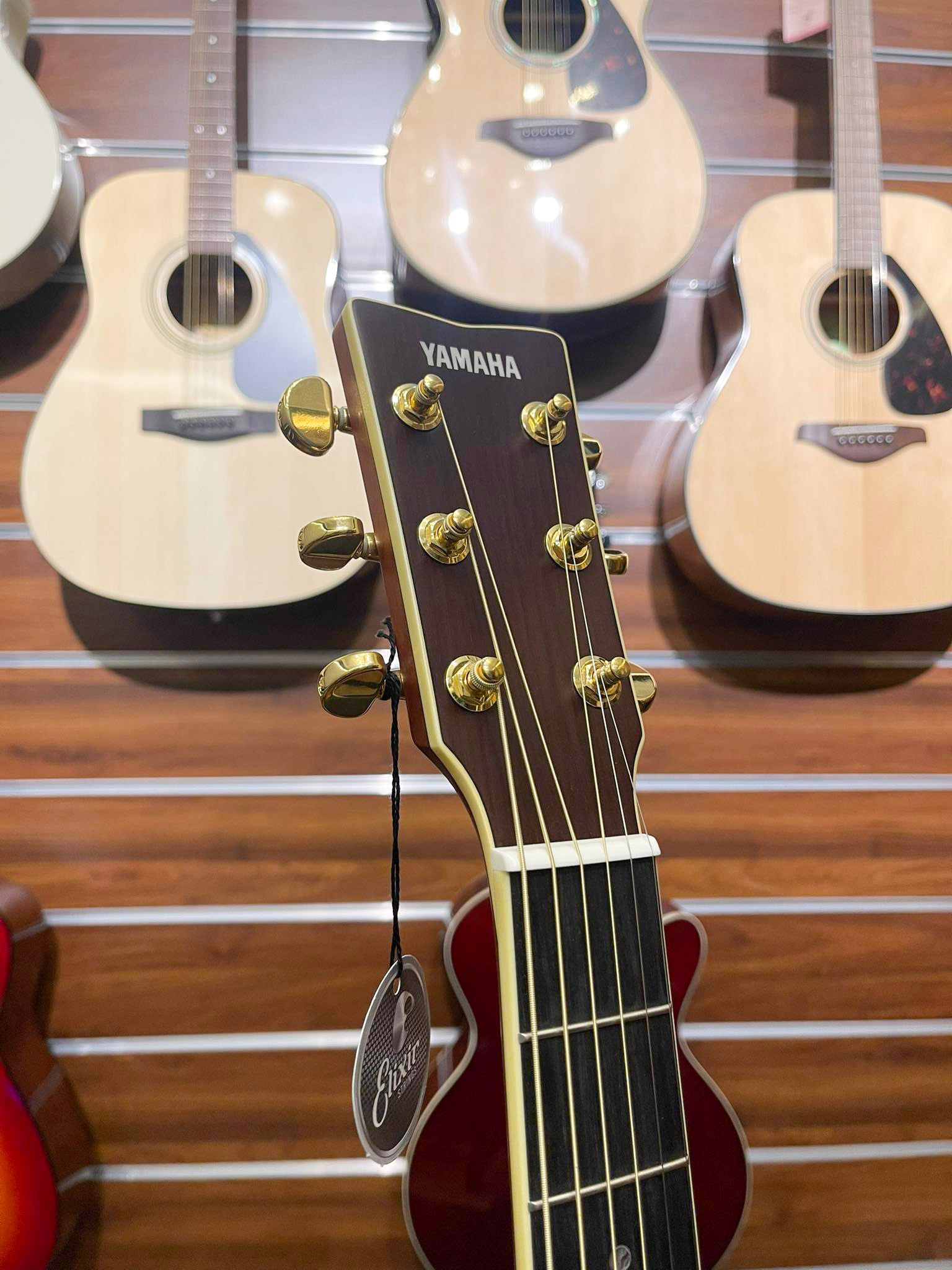 Đàn guitar acoustic Yamaha LS-TA