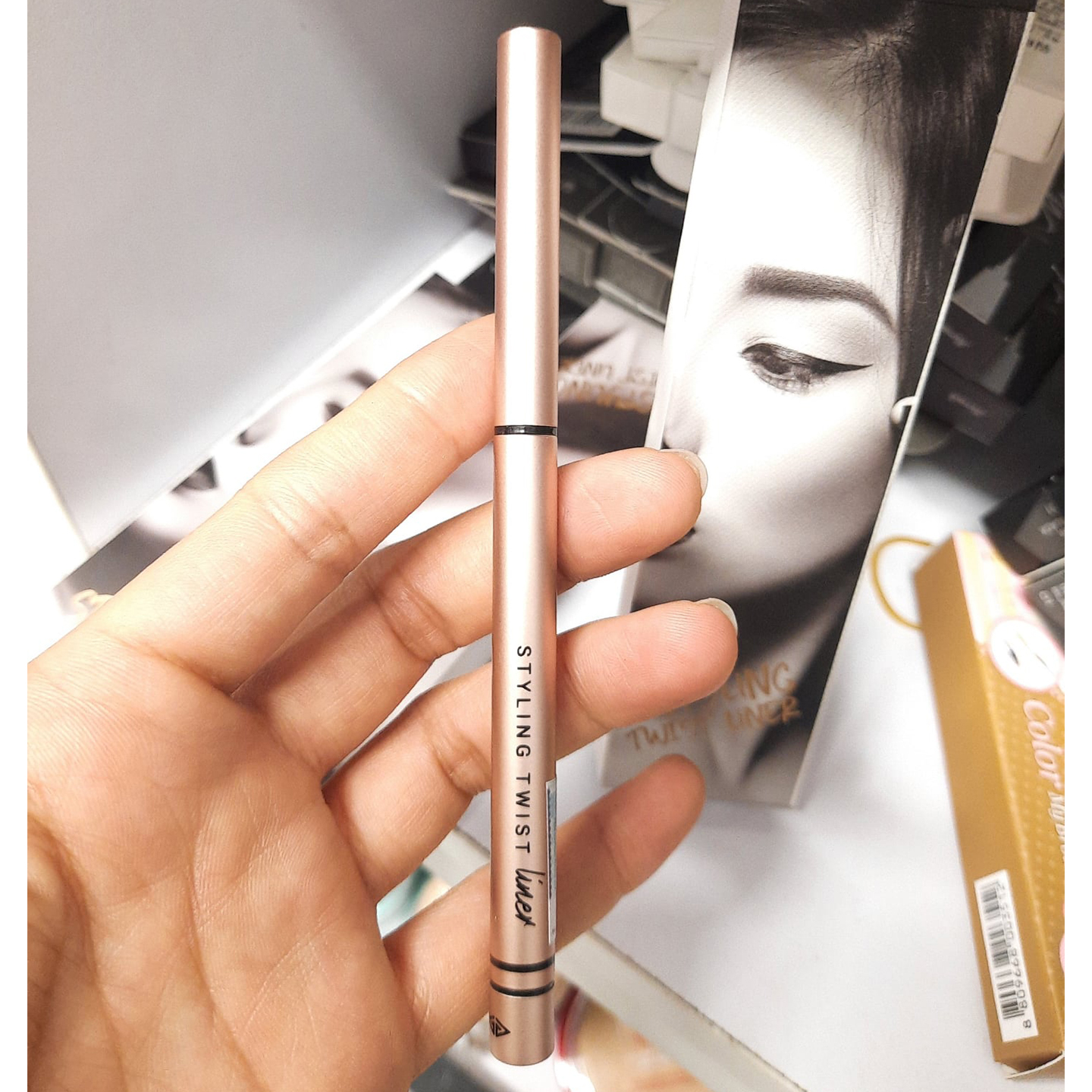 Chì Vặn Kẻ Mắt VACOSI Dạng Gel Không Lem Không Trôi - VACOSI Styling Twist Liner
