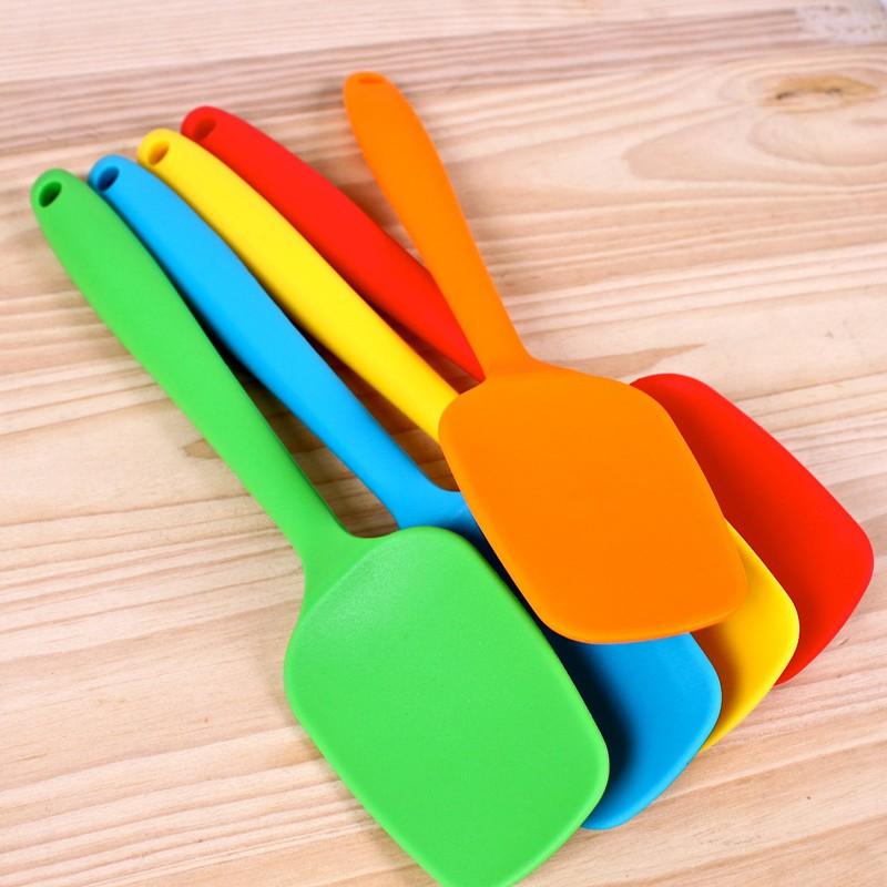 Spatula Silicone Dạng Thìa 28cm