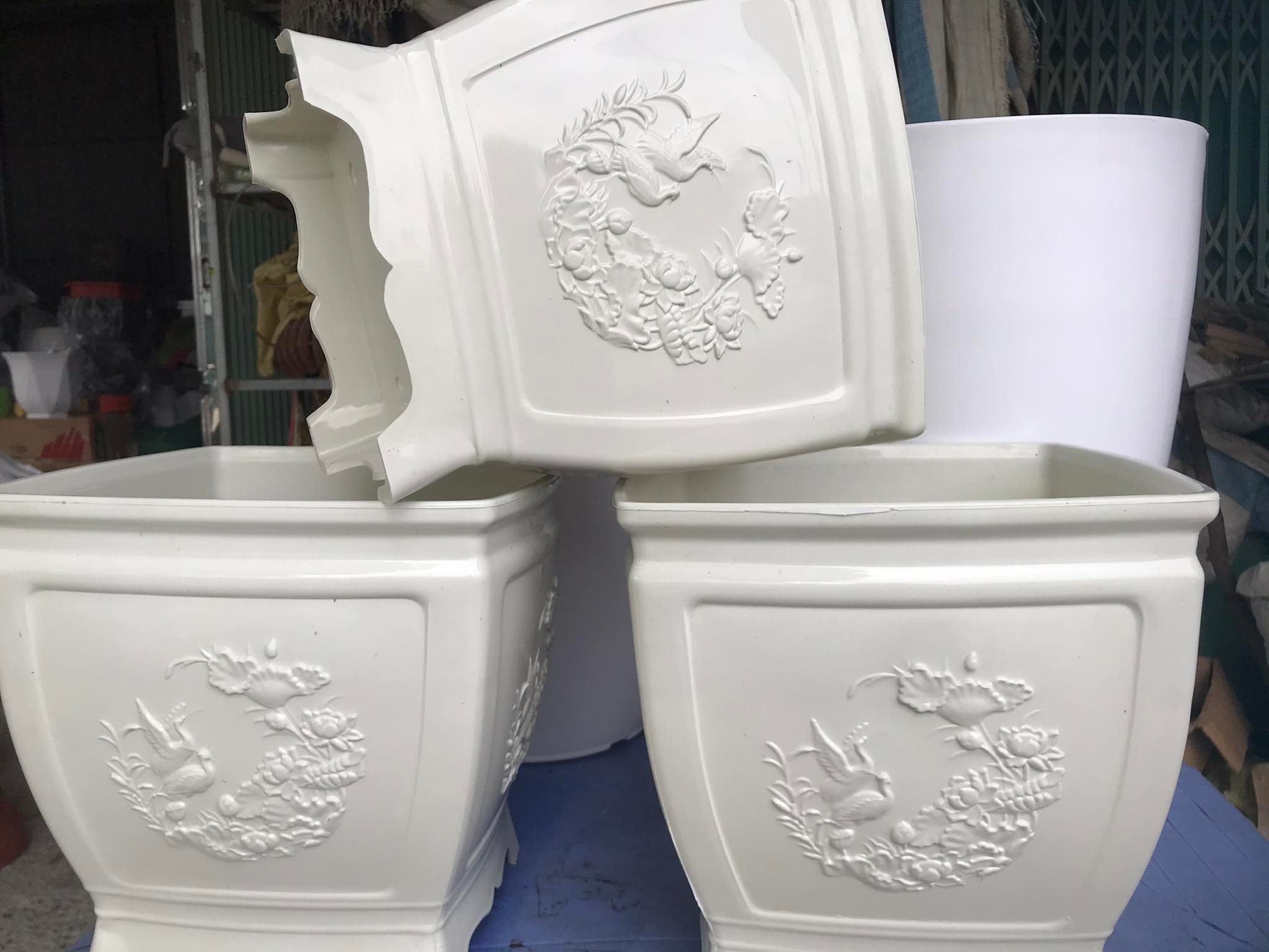 Chậu Trồng Cây Cảnh Chưng Tết Hình Vuông Họa Tiết Hoa Sen Sang Trọng, KT 28x28Cm