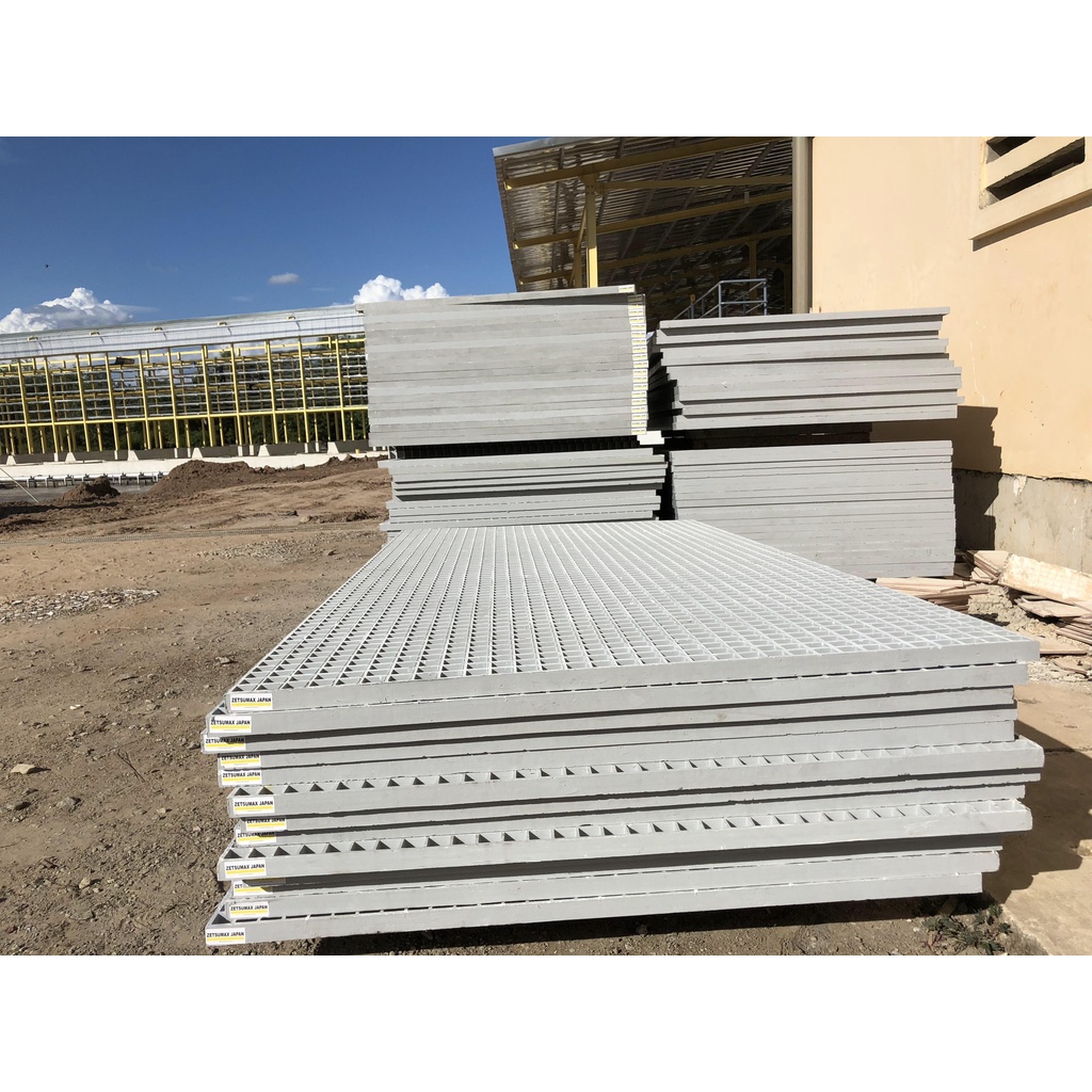 Tấm Sàn Frp Grating Kích Thước 1220 x 2440 x 38mm Chống Trượt Kháng Hóa Chất Độ Bền Cao Và Chi Phí Bảo Trì