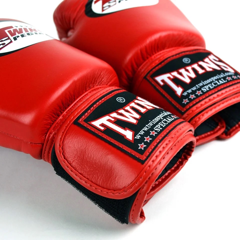 Găng Boxing/ MuayThai Twins Bgvl-3 (Made in ThaiLand) - Boxing/ MuayThai/ Kickboxing Training/ Màu Đỏ