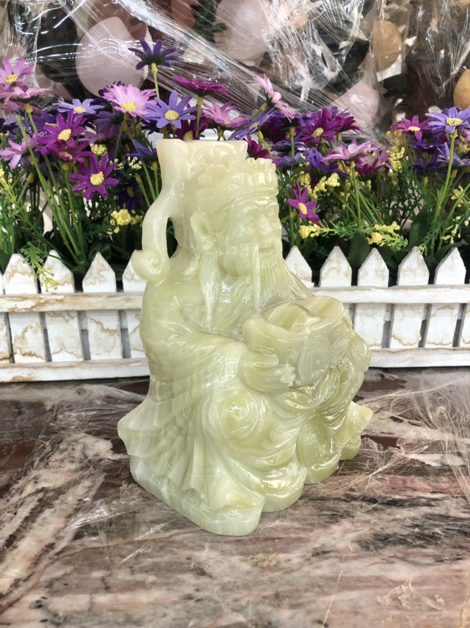 Tượng ông Thần Tài kim tiền, thần phát cầm thỏi vàng kim nguyên bảo phong thủy mang lại may mắn tài lộc đá ngọc onyx - Cao 15 cm