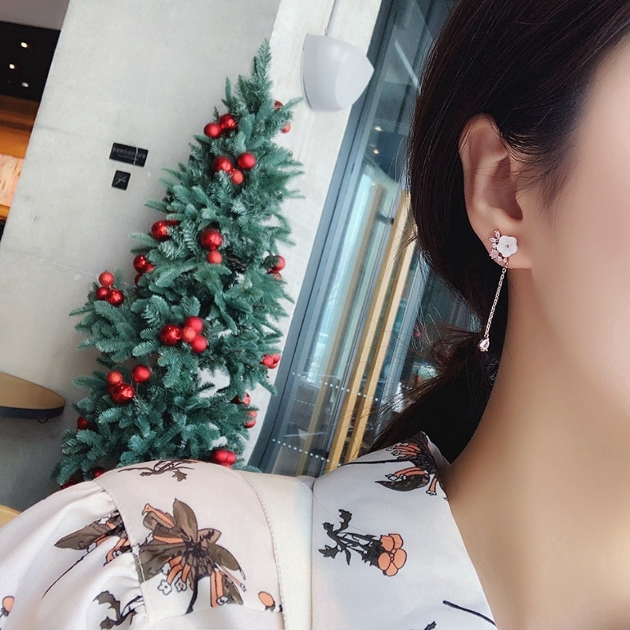 Bông tai bất đối xứng phong cách Hàn Quốc