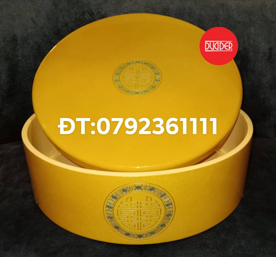 HỘP TRÁP GỖ SƠN MÀI ĐK 25CM CAO 9 CM KÈM KHĂN PHỦ.