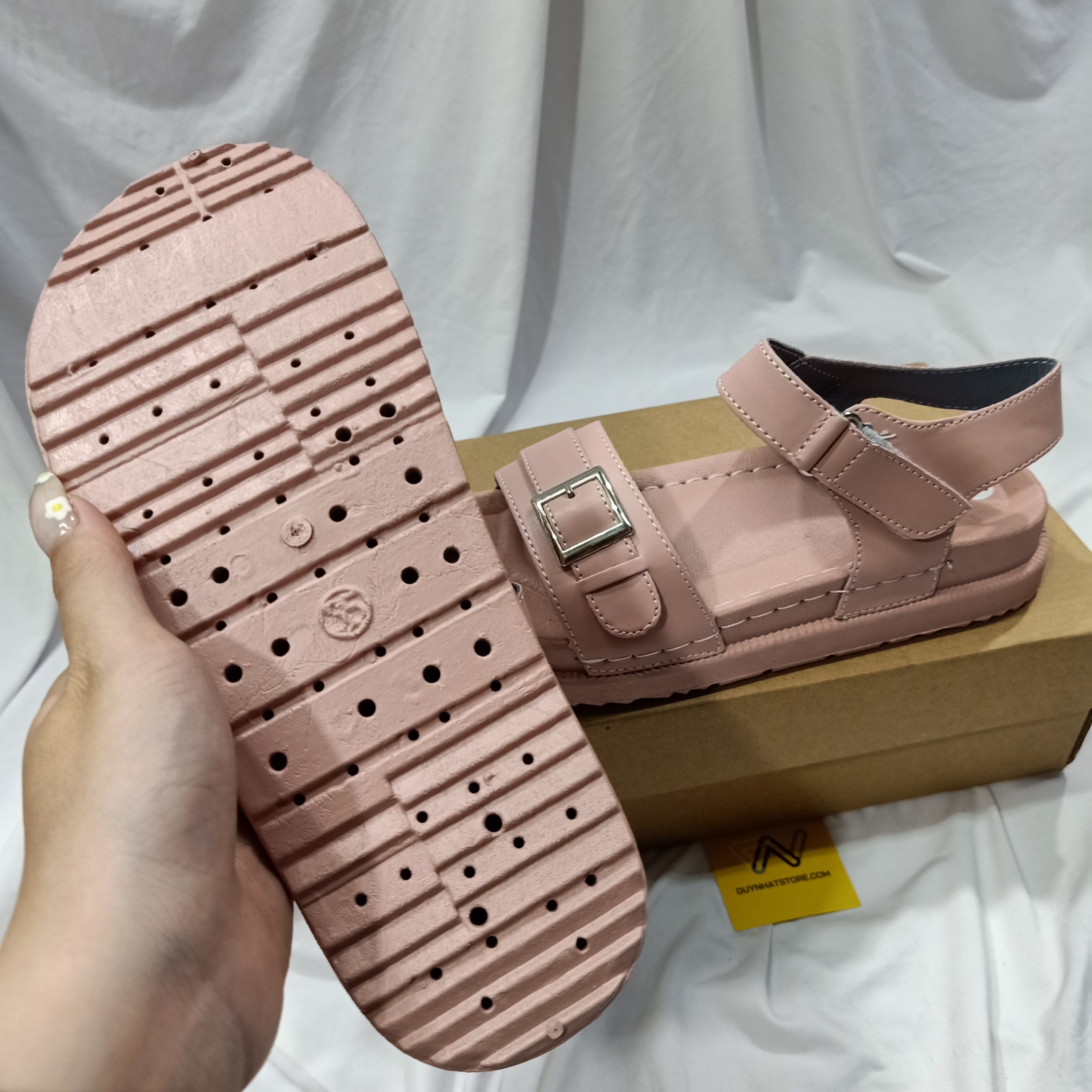 Giày Sandal Nữ Quai Ngang Bánh Mì Duy Nhật Store Phối Khóa Da Mờ Học Sinh Đi Học Đẹp Đơn Giản May Xung Quanh Bền Đế Cao