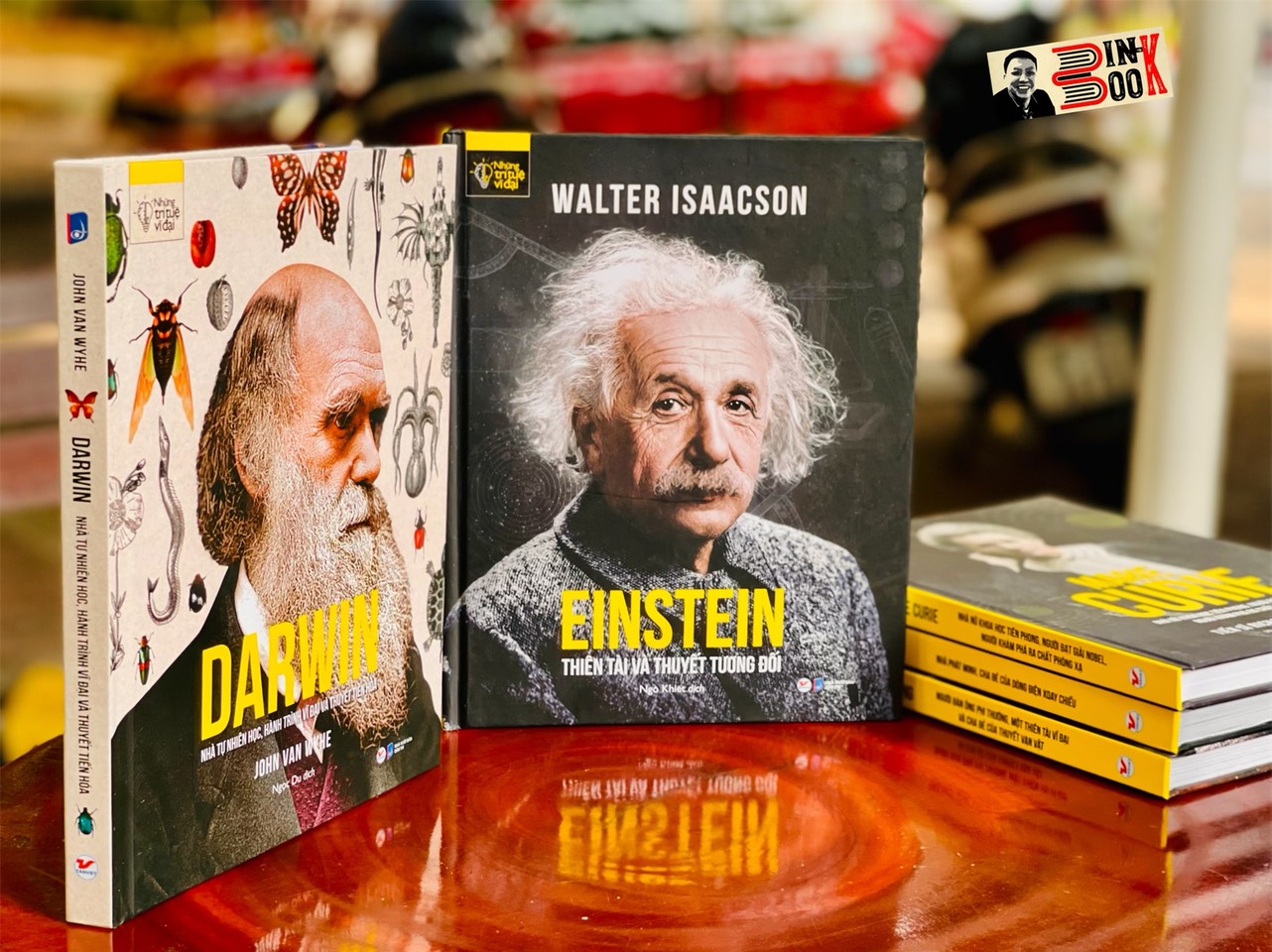 (Bộ sách những trí tuệ vĩ đại) [Bìa cứng in 4 màu, có minh họa] (Combo 5c) EINSTEIN – MARIE CURIE – DARWIN – TESLA – HAWKING – Nhiều tác giả - Tân Việt Books