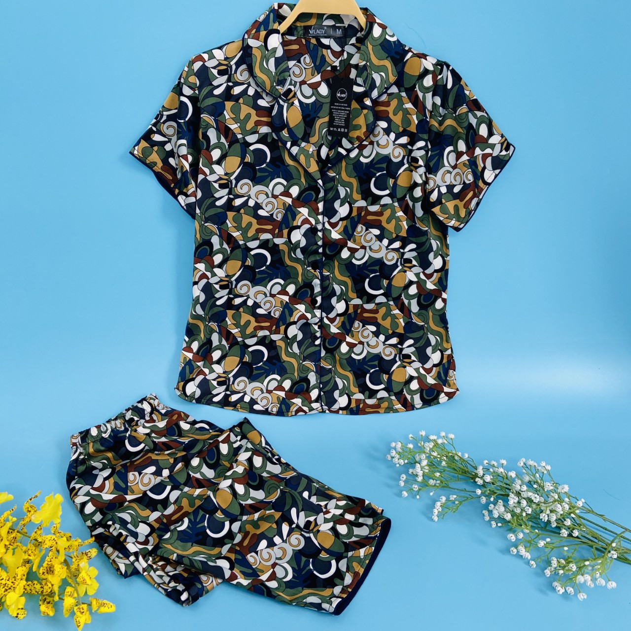 Bộ đồ Pyjama nữ, đồ mặc nhà lụa VILADY - B140 Quần Dài Tay Cộc Họa Tiết Con sò Màu Xanh Rêu, chất liệu lụa Pháp