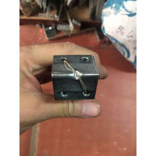 KE GÓC BẢN TO 4 LỖ