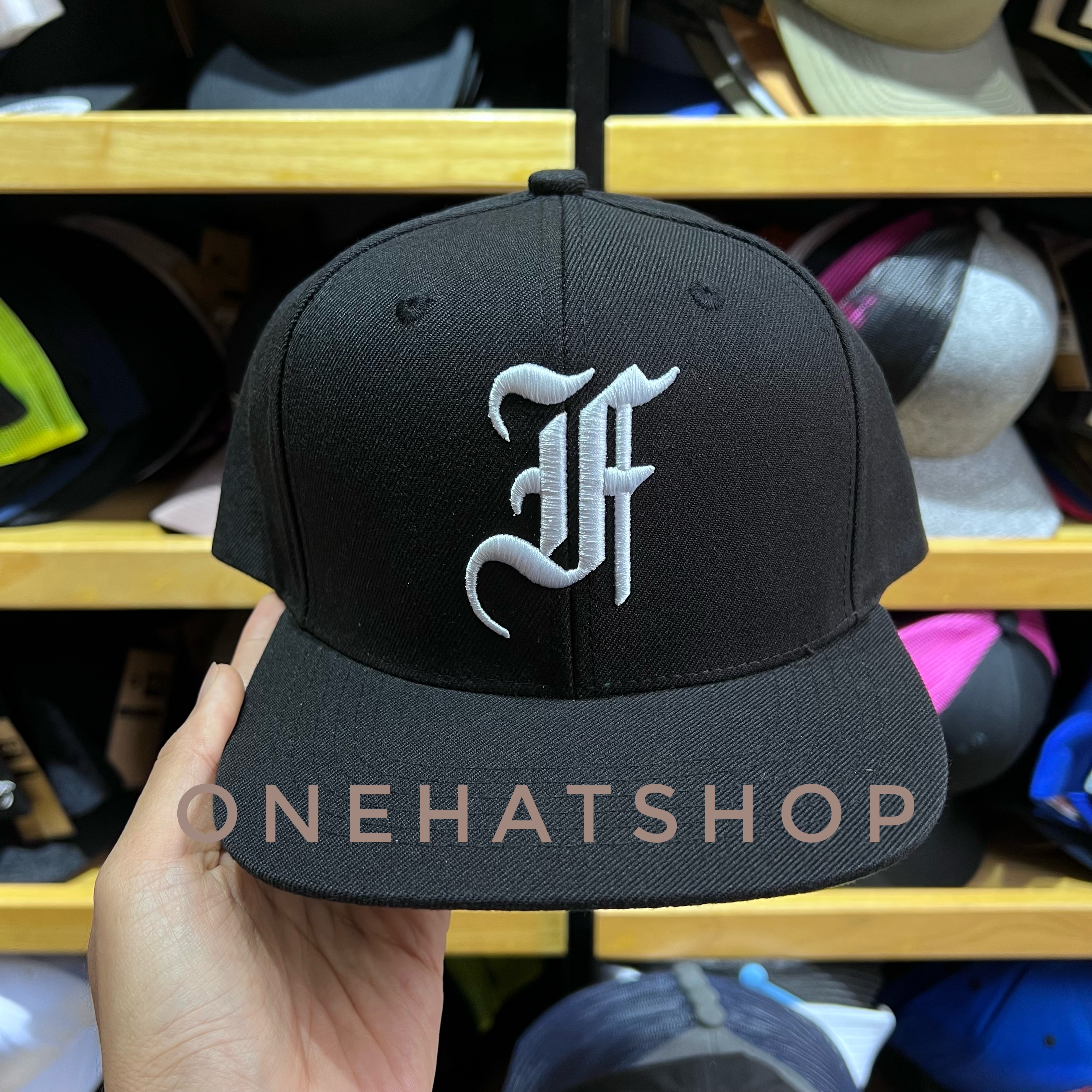 Nón snapback thêu nổi logo chữ F font chữ cổ điển chất lượng cao fom cứng đứng fom không móp méo