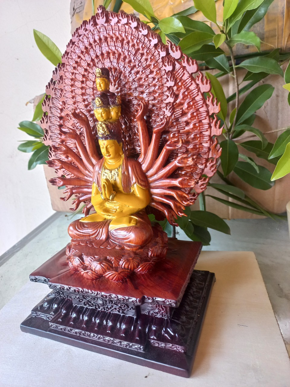 Tượng phật thiên thủ thien nhãn _ ngài nghìn mắt nghìn tay bằng gỗ hương đá pu giả cổ cao cấp cao 35x20x15cm