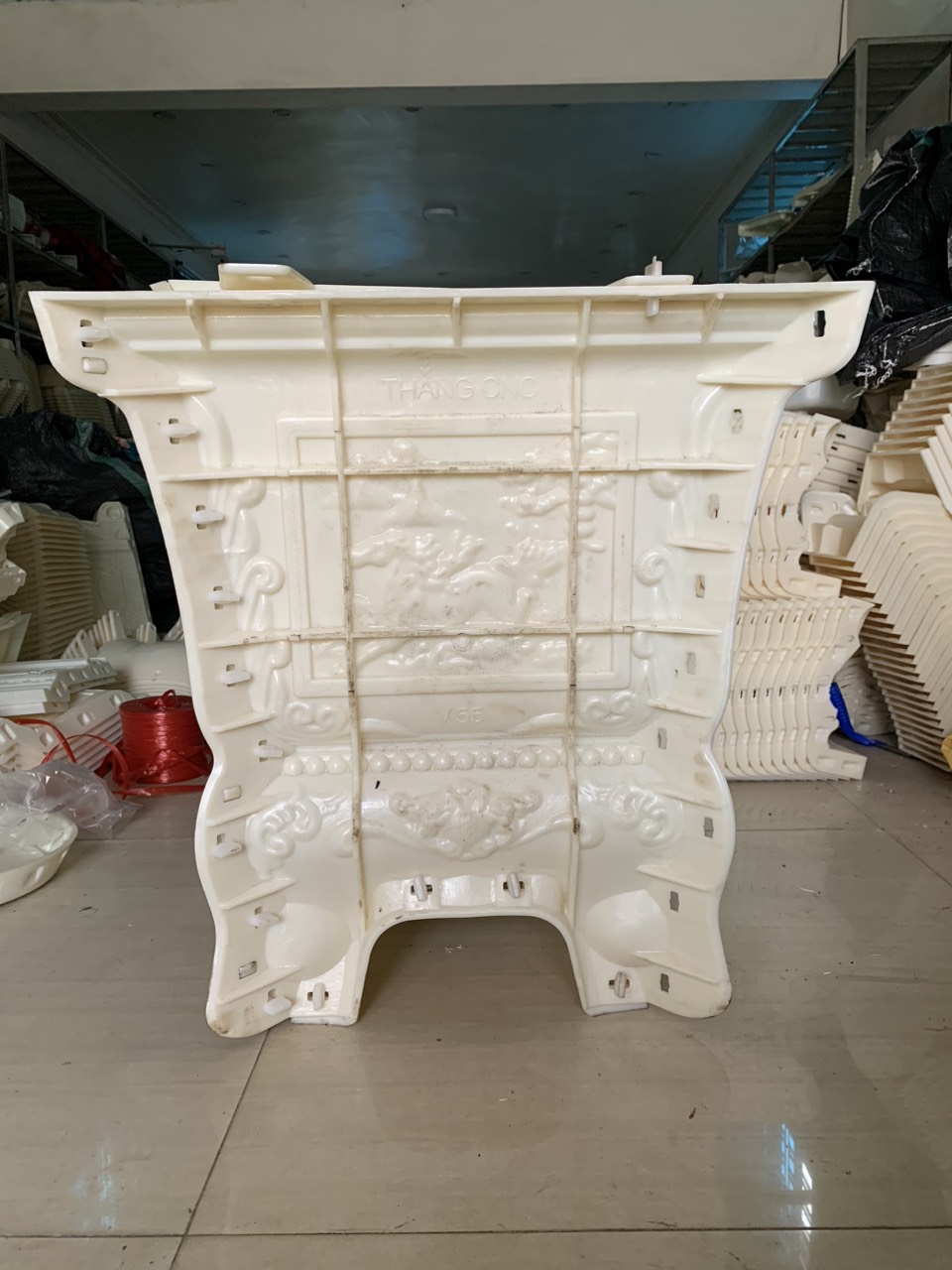Khuôn đúc chậu vuông rộng 55 cao 62 cm siêu dày dặn