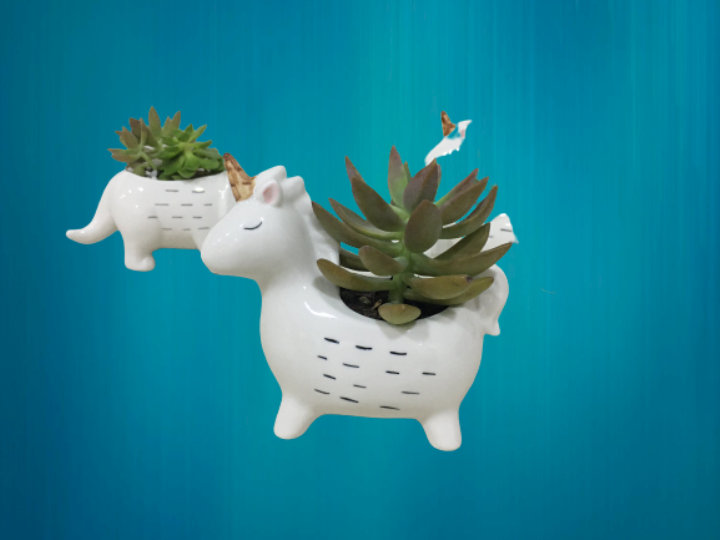 Ly sứ trang trí hình Kỳ lân