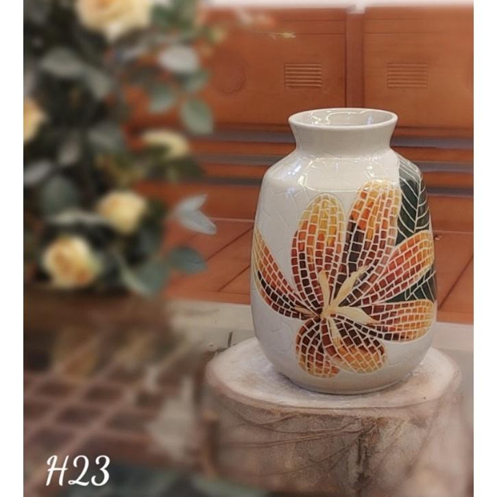 Bình cắm hoa, họa tiết phong cách mosaic. Gốm sứ Bát Tràng.