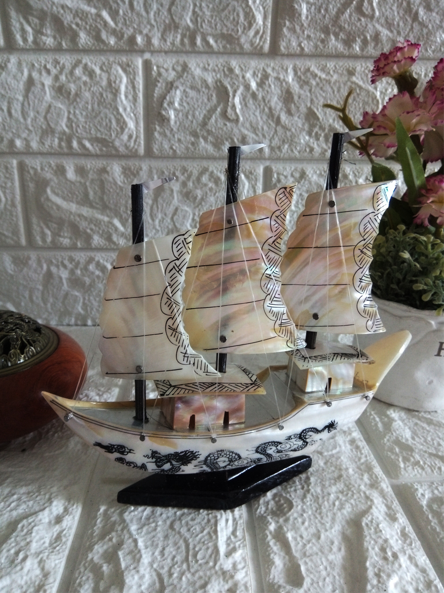 Thuyền phong thủy thuận buồm xuôi gió bằng xà cừ biển - TTRAI02