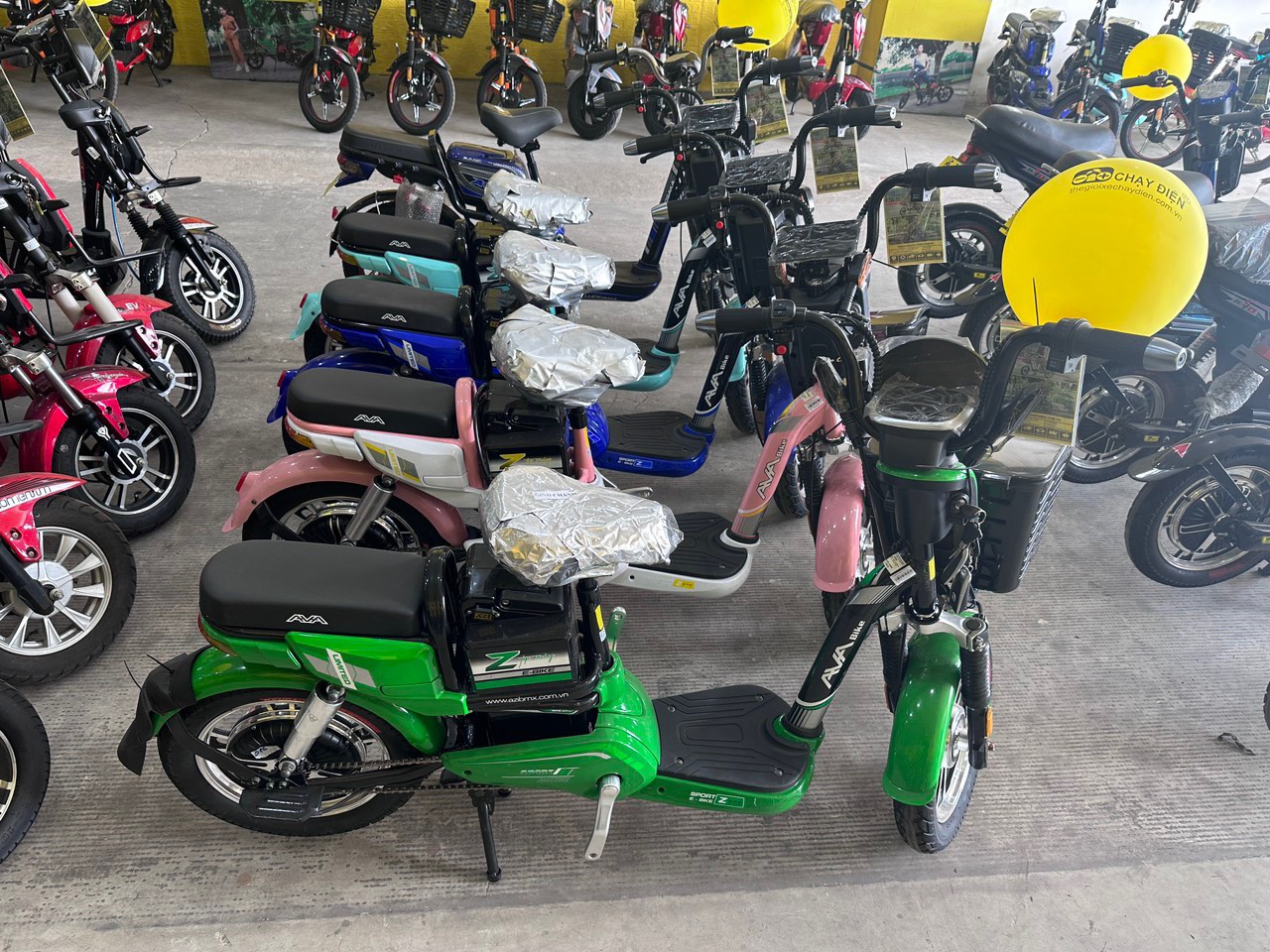 XE ĐẠP ĐIỆN AVA LIMITED ĐÈN TRÒN