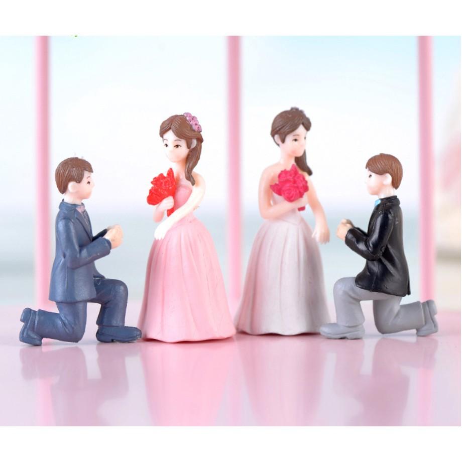 Mô hình đôi nam nữ trong lễ cầu hôn cho các bạn DIY làm trang trí tiểu cảnh, bánh cưới, tiệc đính hôn