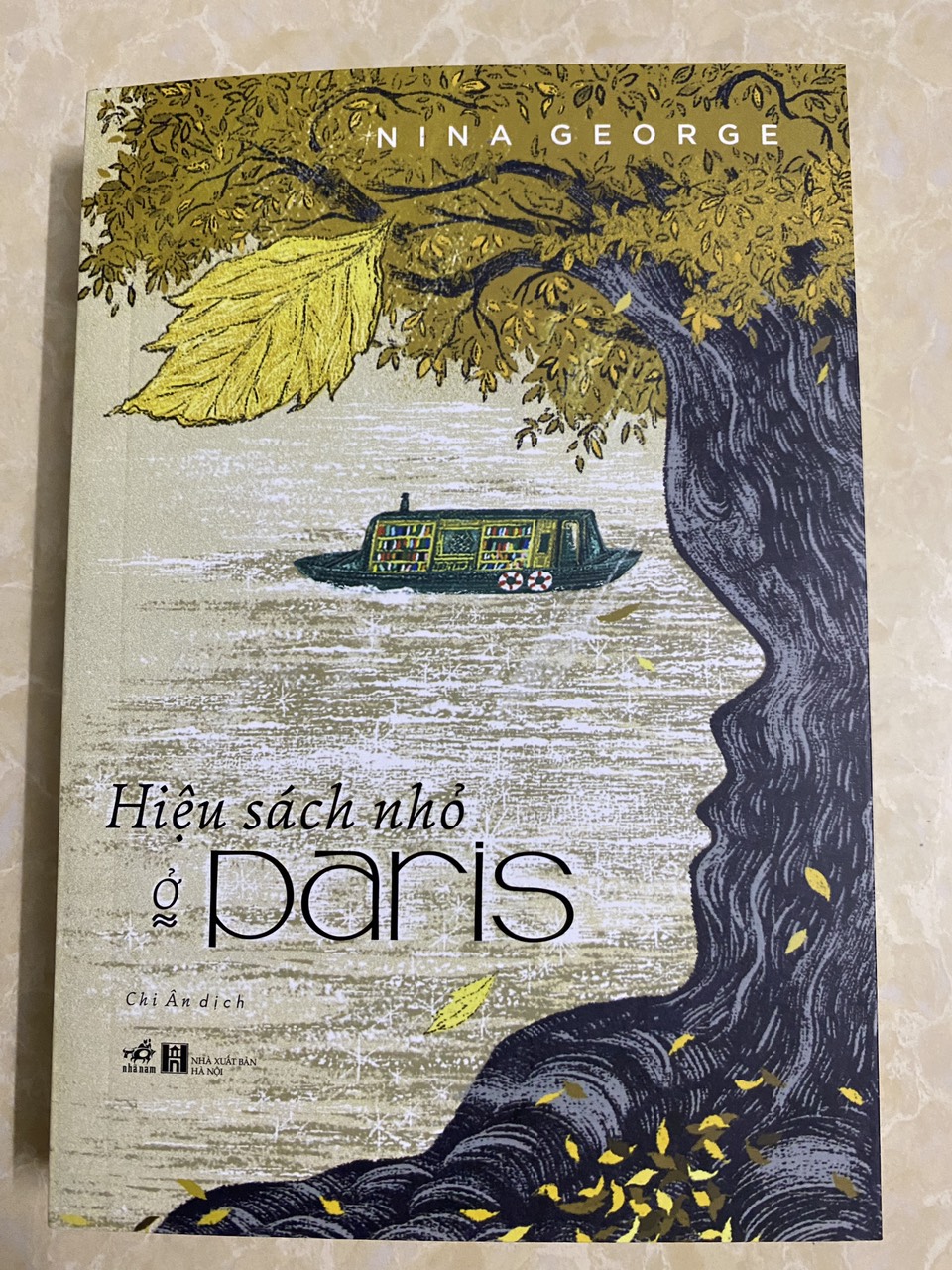Hiệu sách nhỏ ở Paris