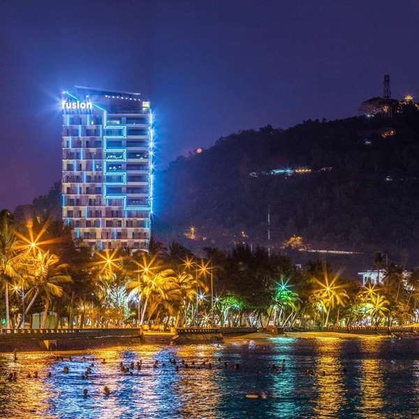 Fusion Suites Hotel 4* Vũng Tàu - Căn 2 Phòng Ngủ Dành Cho 4 Người Lớn 2 Trẻ Em, Gồm Bữa Sáng, Hồ Bơi Vô Cực Trên Cao View Biển Và Toàn Thành Phố