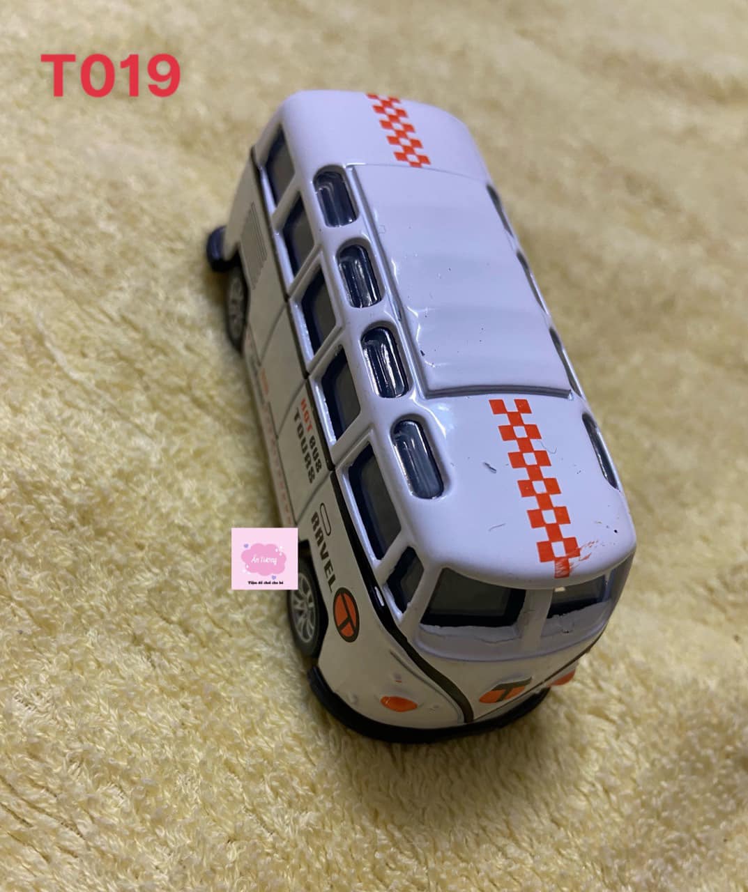 Set 4 chiếc xe ô tô, xe bus, xe tải, xe khách bằng kim loại bền, đẹp, an toàn cho bé